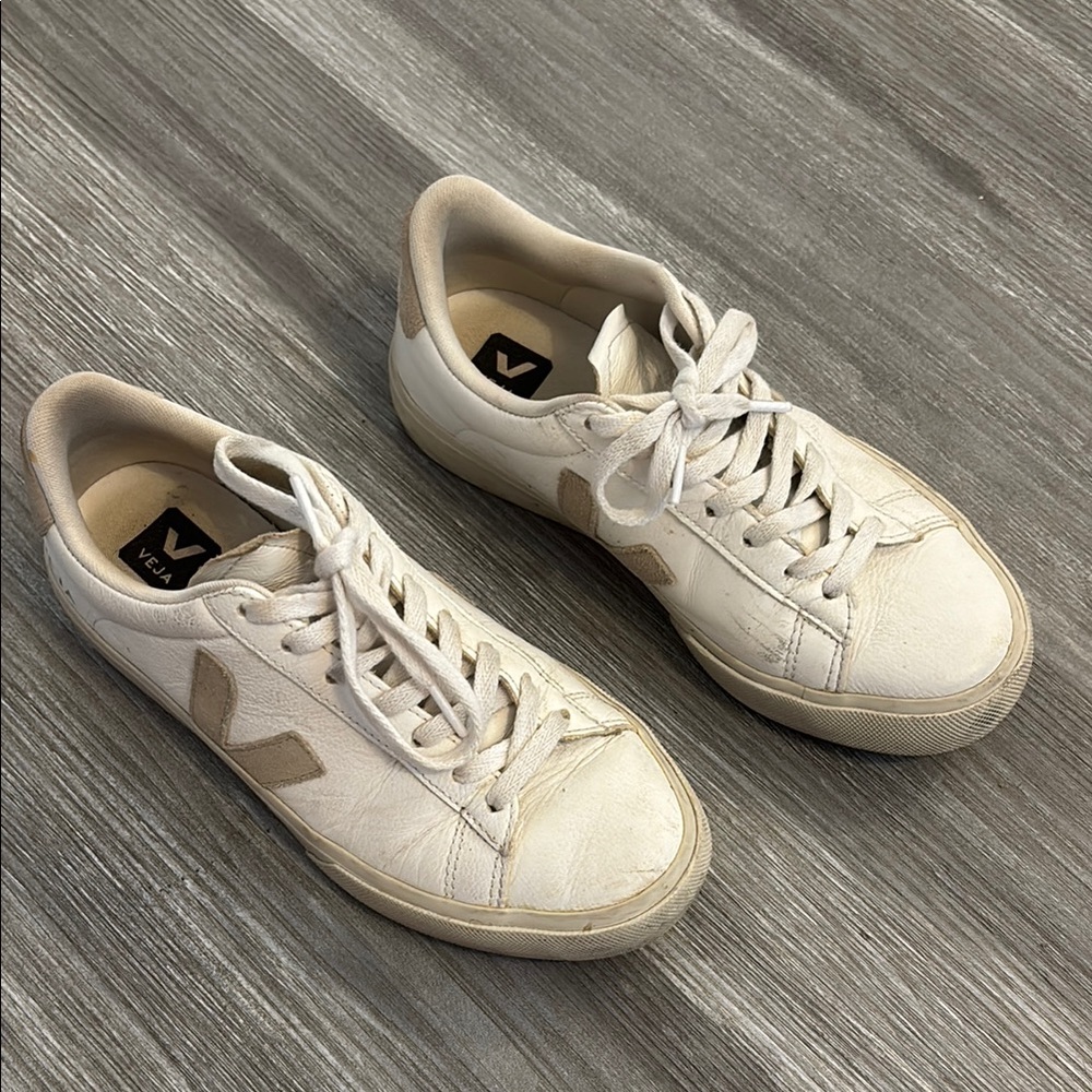 Women’s Vejas
